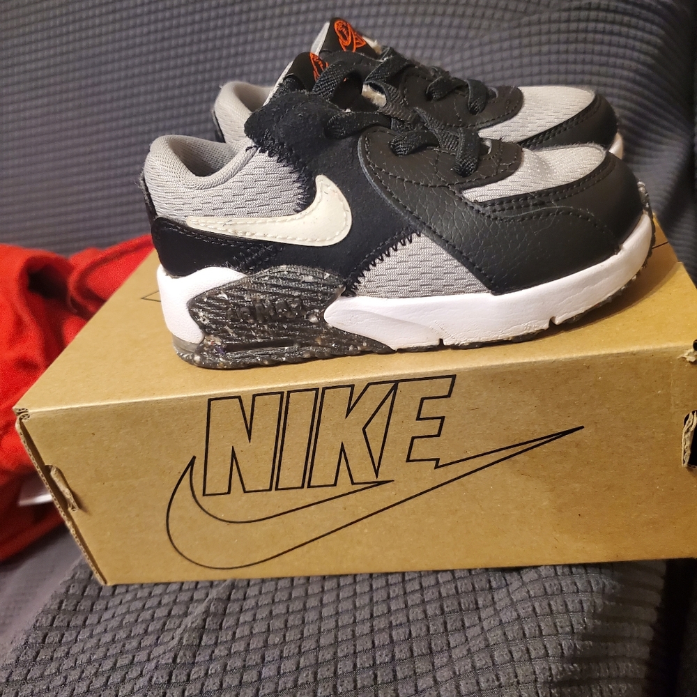 Air Max - Picture 3 of 4
